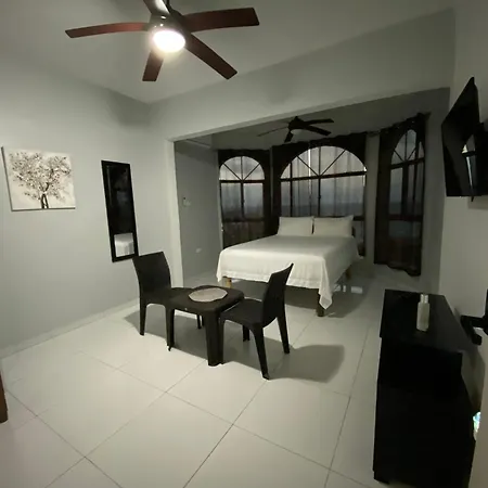 Bed and Breakfast Chrewans Enterprise Ltd